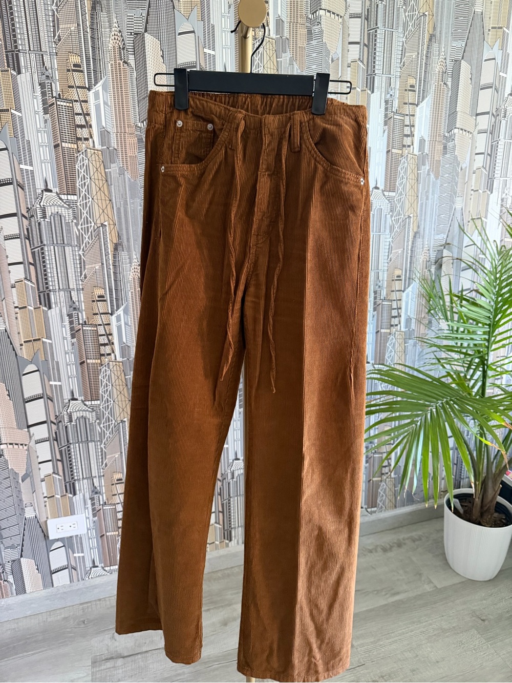 Zara Wide-Leg Corduroy Pants in Brown